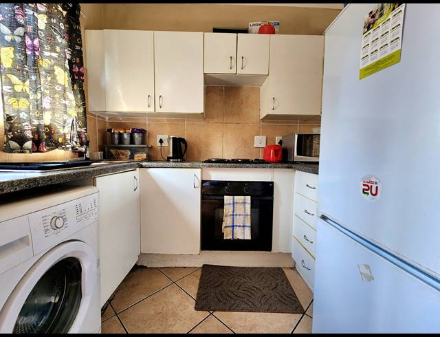2 BEDROOM APARTMENT FOR SALE IN WILGEHEUWEL